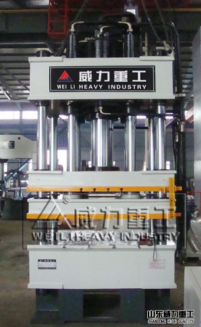 滕州四柱液壓機(jī)廠家車間