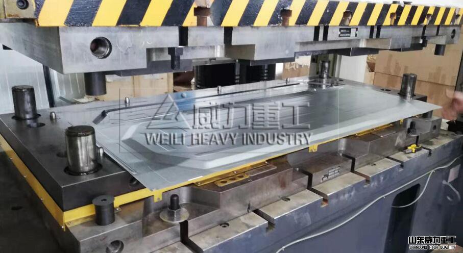 框架式液壓機細節(jié)展示