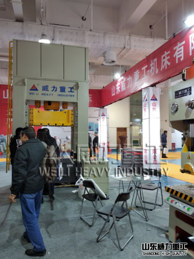 框架式液壓機(jī)