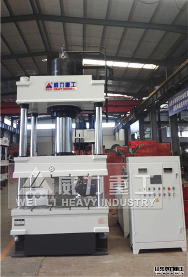 200噸四柱液壓機(jī)車間