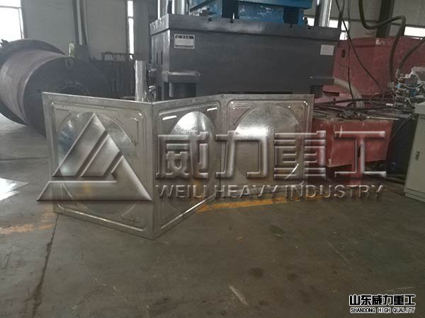 不銹鋼水箱成型機(jī)