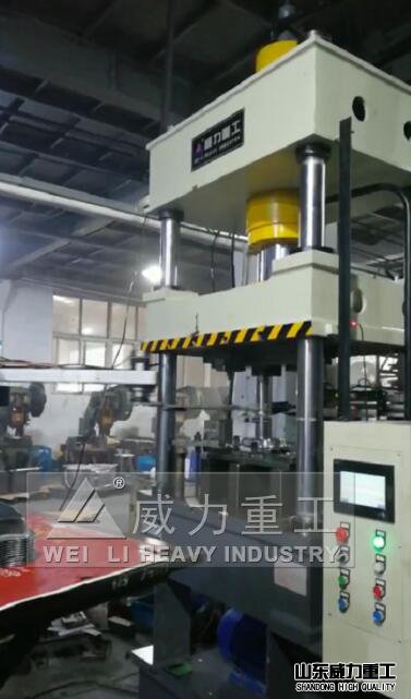 100噸不銹鋼餐盤(pán)液壓機(jī)