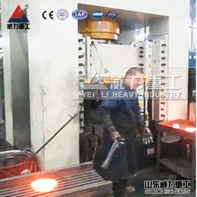 鍛壓設(shè)備:500噸框架式液壓