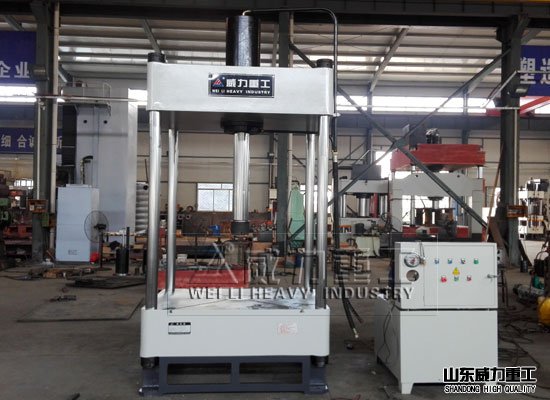 200噸二兩四柱液壓機(jī)