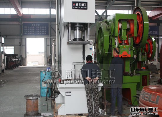 315噸單臂液壓機生產(chǎn)廠家