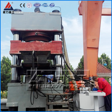 1600噸三梁四柱液壓機(jī)