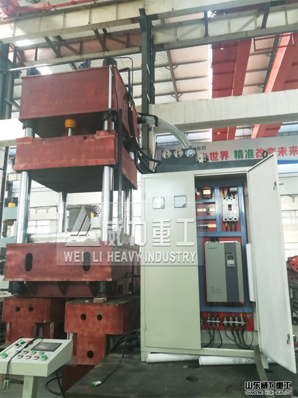 630噸四柱液壓機配伺服系統(tǒng)