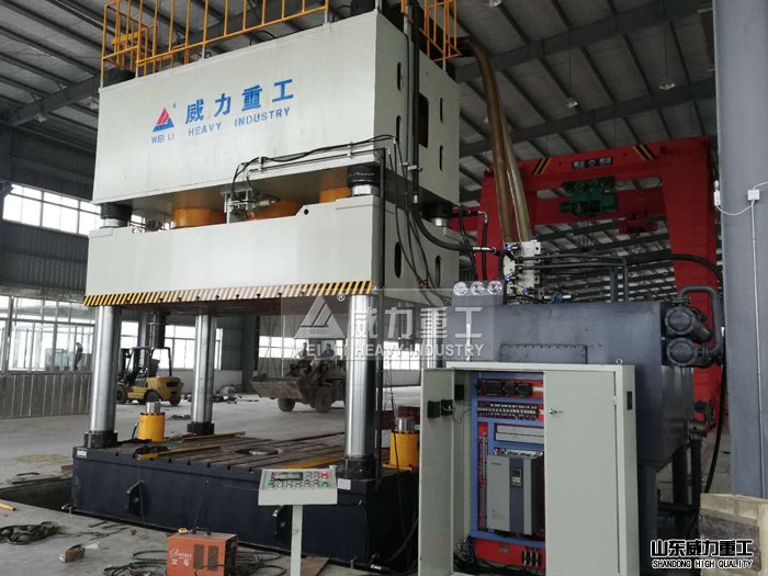 1000噸液壓機(jī)加工鹽磚一模兩塊