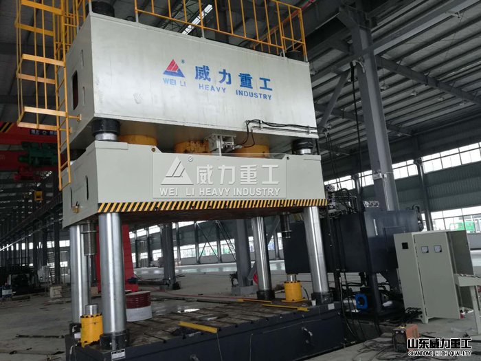 山東威力重工1000噸液壓機(jī)
