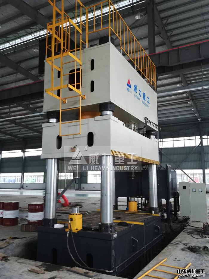 大型鹽磚成型液壓機(jī)