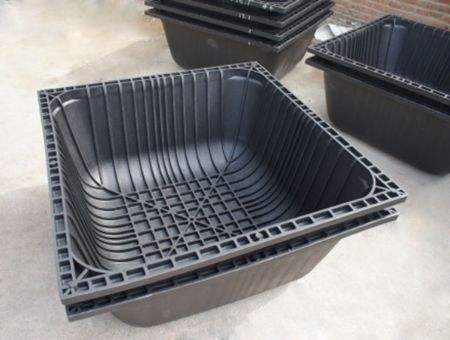 四柱液壓機(jī)模壓成型塑料模殼