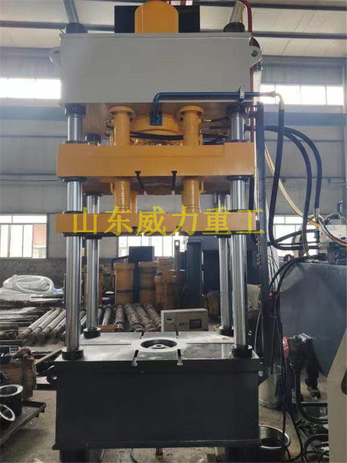 315噸氧化鋁陶瓷成型液壓機