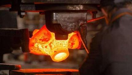 模鍛液壓機(jī)壓制工件過(guò)程