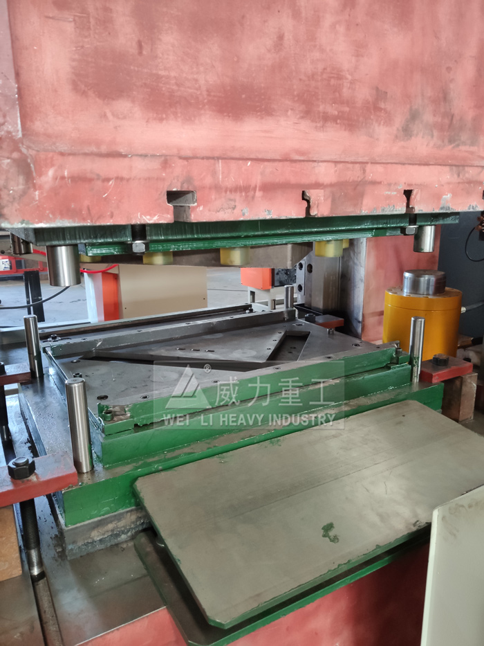 空調(diào)支架專用沖壓模