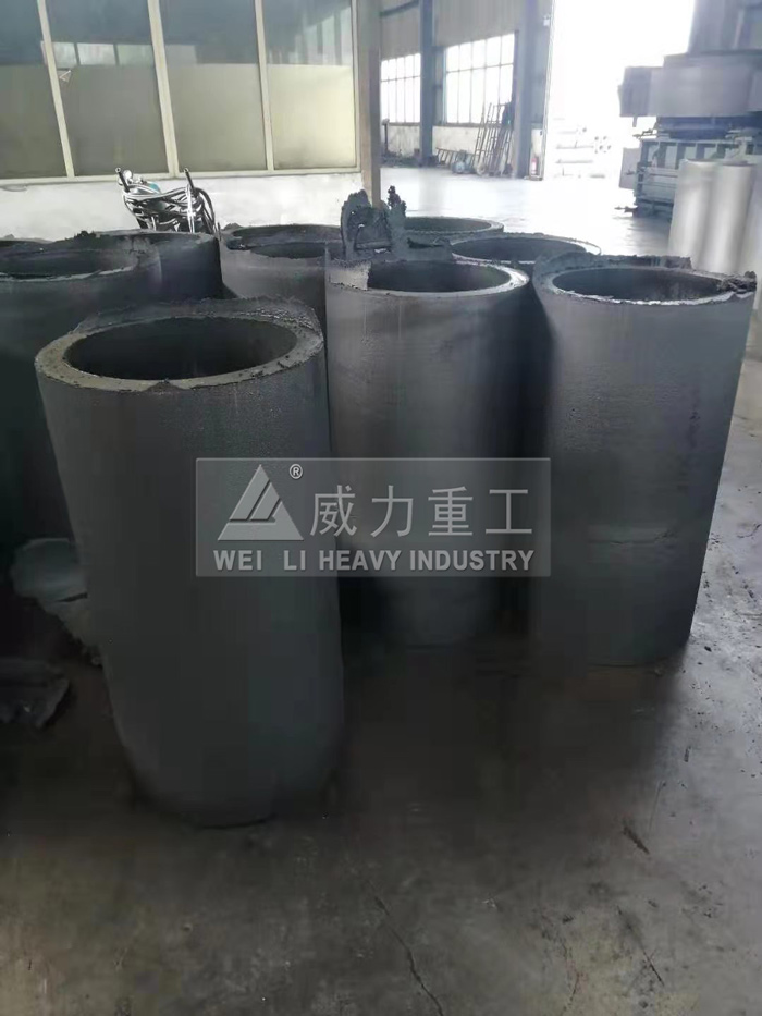 1500噸液壓機(jī)壓制坩堝成品