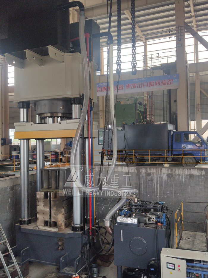 石墨坩堝成型液壓機(jī)廠家