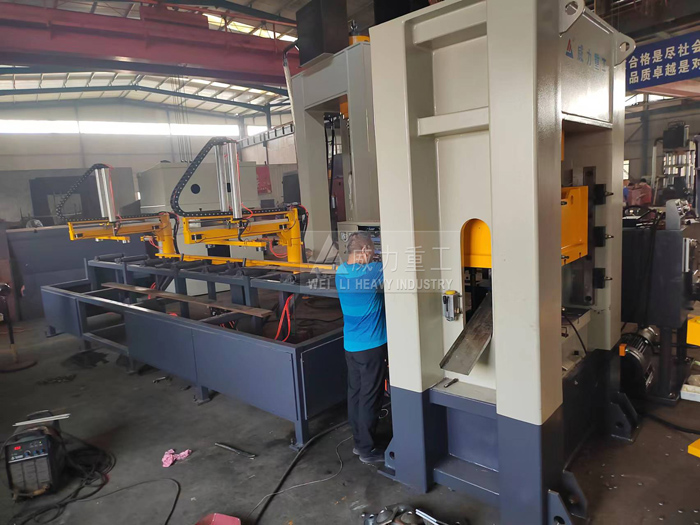 錨桿托盤(pán)生產(chǎn)線