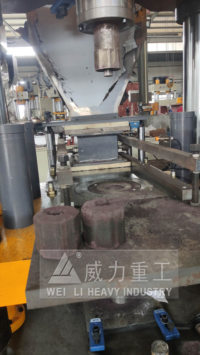 山東威力重工金屬粉末液壓機